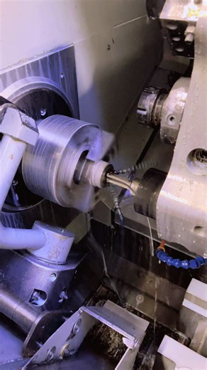 From solid billet to precision F3 Fette Roll 🔥 Turned face ➜ O/D ➜ drilled through — watching steel transform never gets old 👀 Machining people will know how satisfying this is… What’s your favourite part of the process? 😅 #W#WorkTokM#MachiningM#ManufacturingC#CNCSatisfying