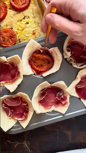 Tomatador Prosciutto, Goat Cheese and Tomato Puff Tarts #recipe #appetizer #cheese