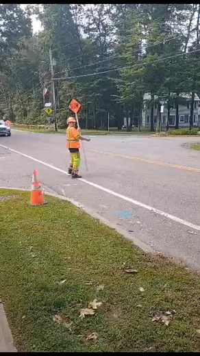 287K views · 5.6K reactions | This dancing traffic flagger makes everyone’s daily commute more fun! This time he was spotted doing his thing in Colchester, Vermont.  #Vermont #vermontlife #traffic #construction #constructionlife #vermontbyvermonters #therealvermont #Flagger #weirdstuff #dance #dancing | The Real Vermont | Facebook