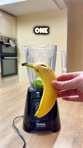 Try this healthy smoothie for your dog