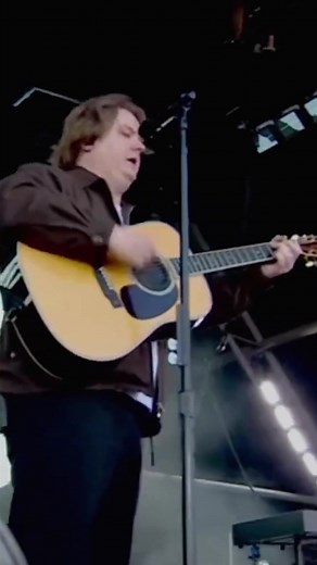 Lewis Capaldi's Heartfelt Performance at Glastonbury 2023