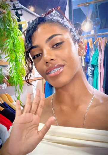 Curepipe store awaits you! 😱 #Mauritius