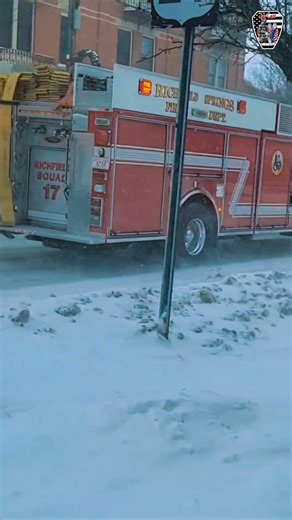 RSFD 1712 Responding to a call | 2025 | #firefighter #firetruckresponding #lightsandsirens