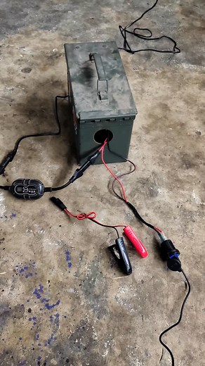 DIY Off-road power station and jumper box. - Solar, USB, and 12v wall charger compatible too!?? Should I do a step by step long form video and show how to do this?? #solarenergy #redneck #12v #mechanic #mechanics #austintx #makeitloud #offroading #offgrid #portablepower #camping | Make It Loud LLC