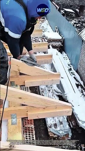 Heavy timber saw lets carpenter install roof trusses on residential building projects