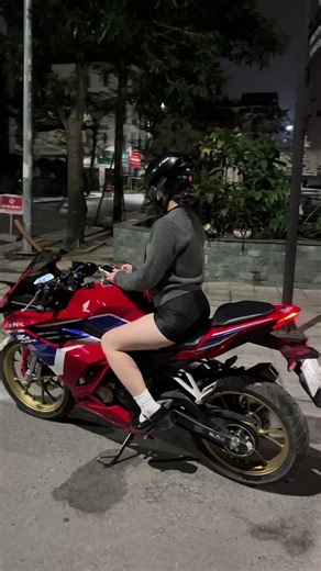 Cao có m56 là chân không chạm đất luôn #honda #cbr150r #r15 #gsxr150 #cbr250rr