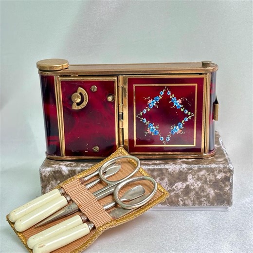 Art Deco Red Kamra Musical Compact With Manicure Set. Reuge Ste Croix. German 1950s - Etsy Australia