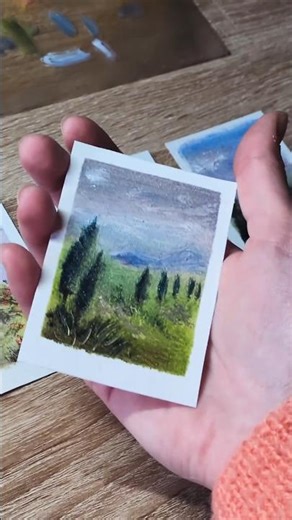 Working on a series of tiny oil paintings… 🌱