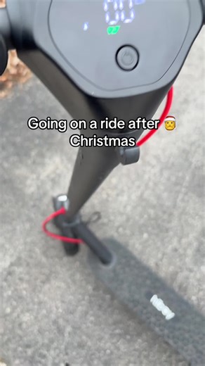 Merry Christmas everyone and I hope yall enjoy my video(I might be building out a razor but idk yet#escooter #ebike #christmas #razor #razormx650