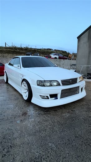 Toyota Chaser Styling: White on White Look