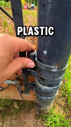 Hullsome on Instagram: "Still water 🤝 Brain eating amoebas 🦠 Follow me for the BEST Geocaches on Earth!"