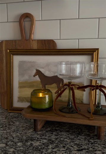 Latest Kitchen Counter Decor Trends: Mirror vs. Horse Painting