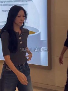 MINA went to the TWICE [HOME 9ROUND] Pop-up Store today ✨ - Nayeoncé Knowles | Everything TWICE