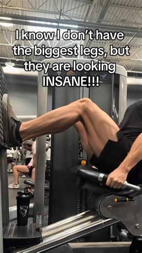 @boggessbuilt_ on Instagram: "Bottle by @bysn.storm. CODE: DBOG. Link in bio. #gym #legworkouts #bodybuilding"