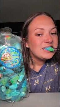 Sour blue raspberry mix with extra blue raspberry powder?! #fyp #blueraspberry #blue #gummies