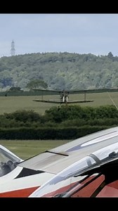 75K views · 2K reactions | Royal Aircraft Factory SE5a F904 settles onto the grass at Shuttleworth - she’s a Great War veteran with a Fokker D.VII credited #ww1 #ww1history #se5 #greatwar #warbirds | Daniel J Wheatcroft | Facebook