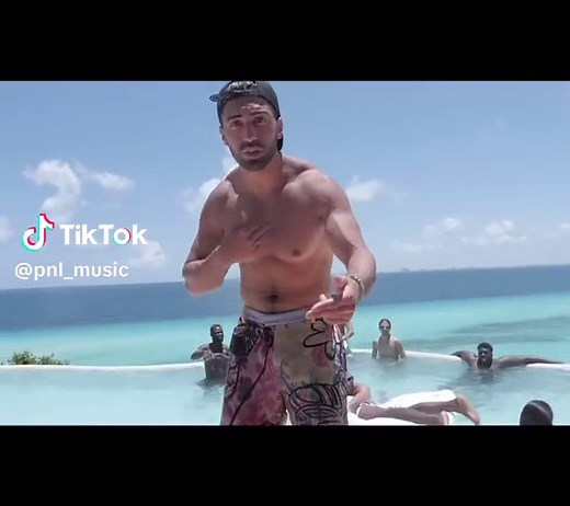 PNL : sourire et authenticité dans la musique