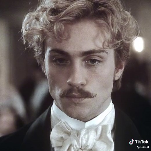 Aesthetic Edits of Aaron Taylor Johnson and Anna Karenina Vronsky Scenes