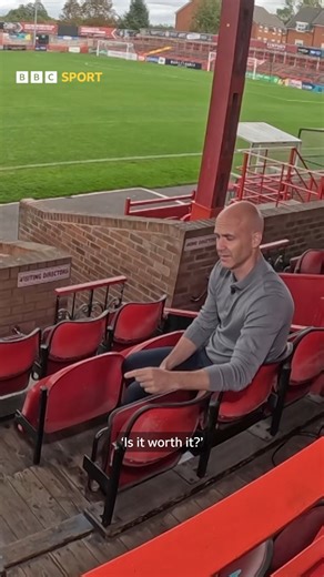 "Is it worth it?" Premier League referee Anthony Taylor says there's a 'fear factor' when officiating a match at the top level. | BBC Sport