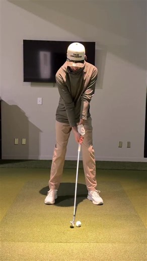 Free Form Golf on Instagram: "🚨REVERSE PIVOT🚨 Fix that S%!t quick! A reverse pivot is a leading cause among amateur golfers for fat shots, thin shots, poor ball striking and overall mayhem. Not a great time, so why do it? Instead, feel some loading into your trail leg at the top before shifting your weight into your lead side. In other words, don’t do it too early! Getting into a good position at the top of the backswing can be tough, but ensures a smooth ride on the downswing 🎢 #golftips #go