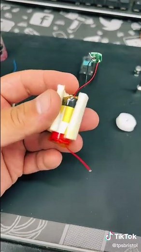 What is inside the RANDM Tornado 7000 puffs Vape Bar