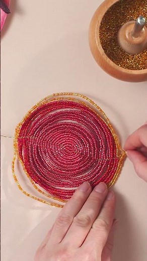Make a decorative flamingo flower with beads - DIY by Søstrene Grene