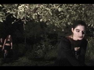 Female Vampires & Fangs!