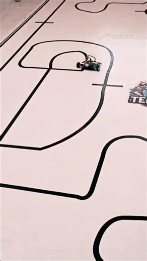 The WINNING Run! 🏆 Line Follower Robot Competition | The Maker's Minutes #ytshorts #tech #robotics