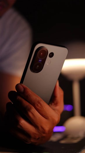 23K views · 481 reactions | Comfort that follows your eyes!  With Smart Eye Protection Mode 2.0, the vivo X200 FE gives you smooth, safe, and eye-friendly viewing — day or night, even in low light. Effortless on your eyes, anytime. #vivoX200FE #ZEISSImageProPacked #vivoX200FEConcertPhone | vivo | Facebook