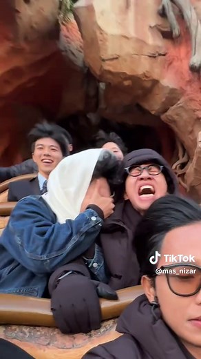 PRANK NAIK WAHANA DI DISNEYLAND #masnizar | prank