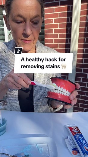 The heathiest hack for getting stains off of your teeth. #teethstain #teethstains #toothstain #toothstaining #teethstainsolution #teethstainsremoval