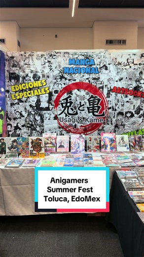 ¡Ya estamos en Anigamers Summer Fest! 🐰🐢✨ Nuestro stand ya está listo y te espera con manga nacional, importado de Japón, novelas, artbooks, revistas y mucho más para hacer crecer tu colección. 📚💙 Si andas por Toluca, ¡ven a visitarnos! Estaremos aquí de 10:00 a. m. a 7:00 p. m. en el Centro de Convenciones del Estado de México. ¡Nos encantará saludarte! 😊 #UsagiToKame #AnigamersSummerFest #Toluca #Anime #Manga