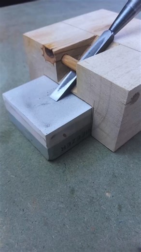 This Sharpening Jig Keeps Your Chisel Angle Perfect