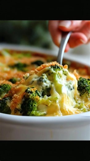 When I first tasted this creamy broccoli cheese casserole at a family gathering, I couldn't believe veggies could be so comforting and cheesy! Now, it’s a staple at every dinner, and I dare you to not go back for seconds. Full recipe’s in the comment 👇 | Recipes & Cooking Guide