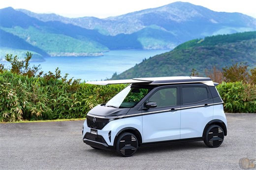 2025 Nissan Sakura mit Ao-Solar Extender auf dem Dach!