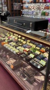 1.9K views · 52 reactions | What’s in the case? A 1960s solid body electric mandolin that still twangs on. Full details and pricing: https://www.elderly.com/products/gibson-em-200-florentine-electric-mandolin-c-1968 | Elderly Instruments | Facebook