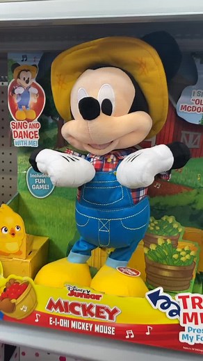 Mickey Mouse Chicken Fight: Donal Duck vs. Goofy