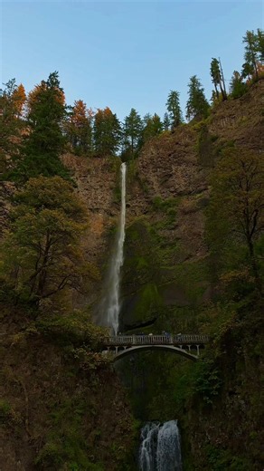 Multnomah Falls Oregon: Scenic waterfall in the PNW
