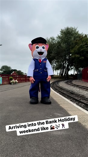 Arrive into the bank holiday weekend with style here at Cleethorpes Coast Light Railway 🚂💚🕺💃 #cclr #thingstodocleethorpes #visitlincolnshire #daysoutwithkids #harry #cat #dancing #train #loco #familydayout #catvideos | Cleethorpes Coast Light Railway