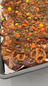 472K views · 2.4K reactions | easy fall candy, so good! using white and milk chocolate, peanut butter, and all the best topppings, this bark is a delicious fall treat! thanks for watching! this video was produced by Network Media and Jacky P | Life's More Fun This Way | Facebook