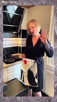 Chris Schweizer Mature Model Over 50 | Natural Older Woman