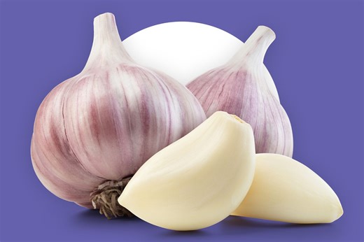 Chefs Agree: This Is the Fastest, Cleanest Way to Peel Garlic