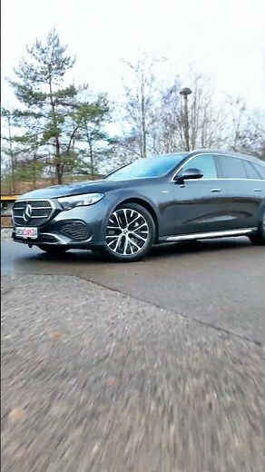 🚙 💨 Mercedes-Benz E‑Class E 300 de: Diesel dynamics with electric range.