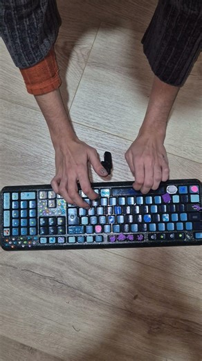 🎧 #ASMR 132 – Rhythmic keyboard tapping triggers #notalking