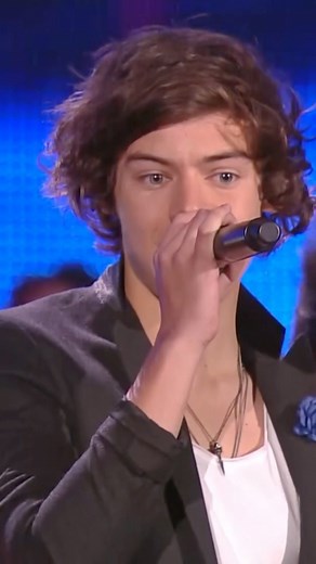 Video Music Awards on Instagram: "The ONE THING you needed in your life? One Direction's 2012 #VMAs performance 🫶 I tried playing it cool, but the 2022 #VMAs are literally TOMORROW at 8p on @MTV! 🚀"