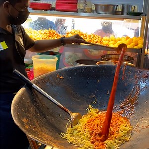 51K views · 46 shares | Massive wok fried noodle, Popular Penang Bangkok Lane Mee Goreng in Subang! Save this for later!! Popular street food charcoal cooked claypot chicken rice making Famous Penang Mee Goreng Bangkok Lane 9, Jalan USJ 2/2c, Usj 2, 47600 Subang Jaya, Selangor | Street food girl | Facebook