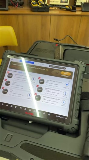 39K views · 745 reactions | Maxisys ultra s2 EV لفحص السيارات العادية والهايبرد والكهربائية مع اوسلوسكوب وملتي ميتر ومولد اشارات | لمعان الوسام لاجهزة كومبيوتر فحص اعطال السيارات | Facebook