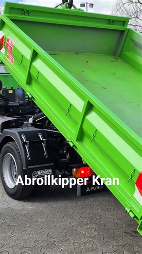 Mitsubishi Fuso Abrollkipper Kran Greifer