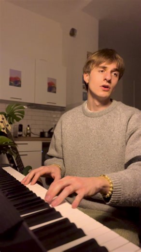 Poids-lourds - @Maxence merci pour cette magnifique chanson #cover #pourtoi #coverpiano #chant