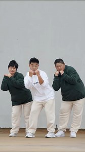 2.3M views · 141K reactions | This dc 﫶 >>> . #uJonesFam #dance #afro #afrodance #afrobeats #venus #family #familydance #trending | The Jones's | Facebook